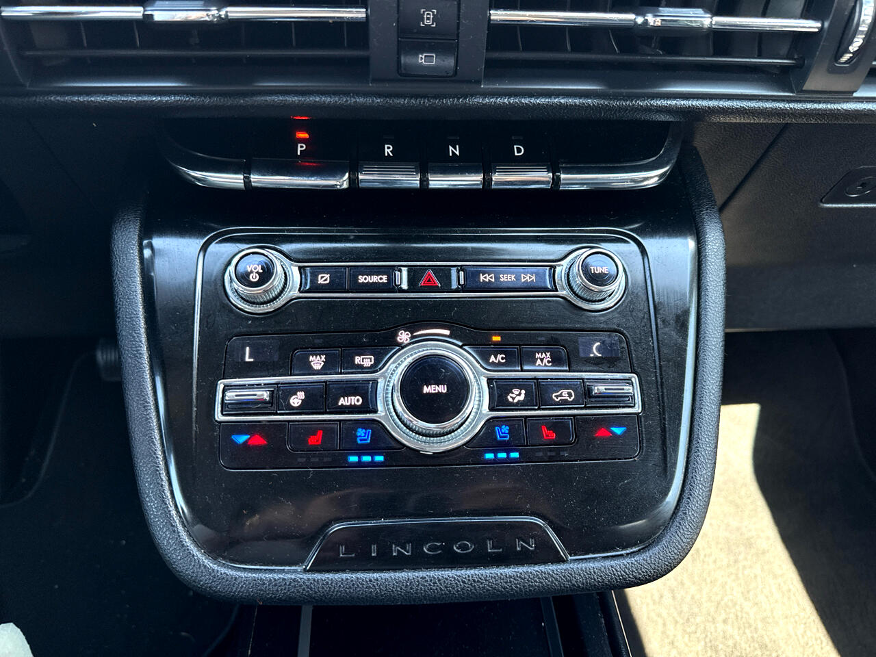 2020 Lincoln Corsair Standard photo 9