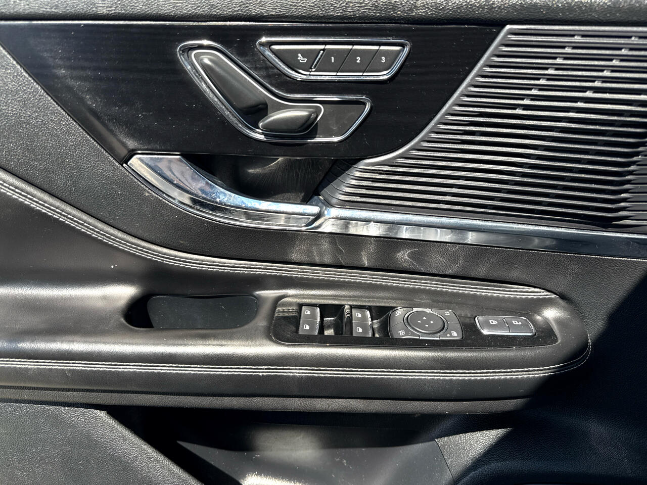 2020 Lincoln Corsair Standard photo 10