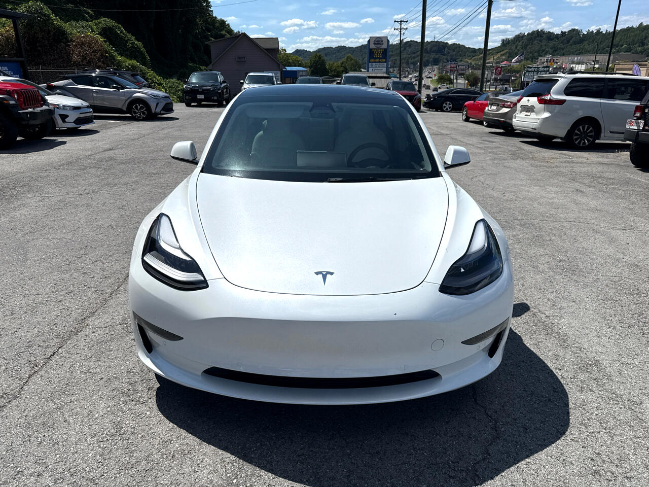 2022 Tesla Model 3 Standard Range photo 2