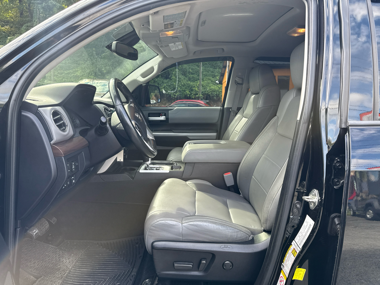 2018 Toyota Tundra Limited CrewMax photo 2