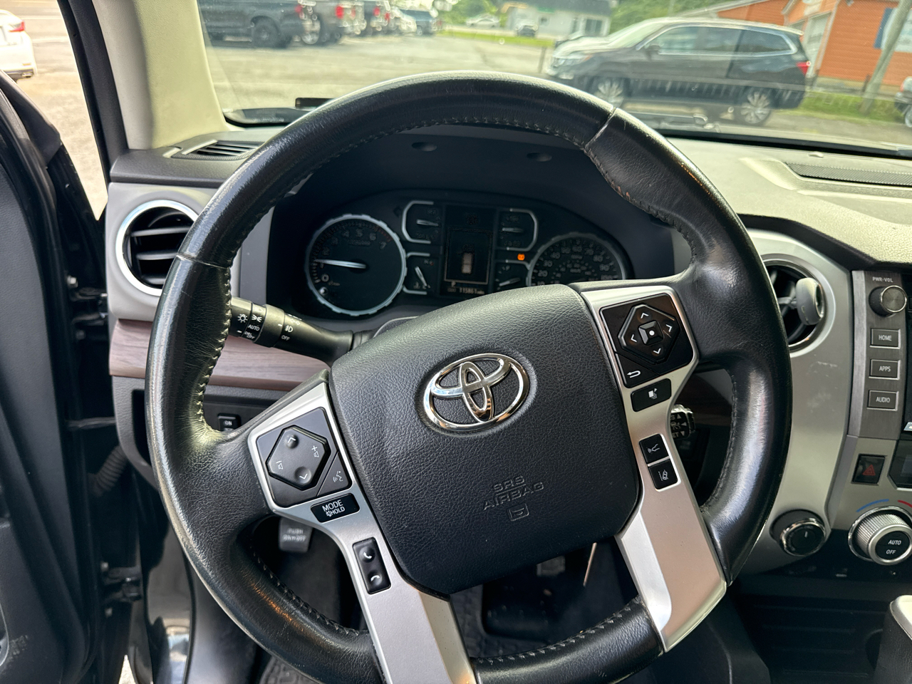 2018 Toyota Tundra Limited CrewMax photo 3