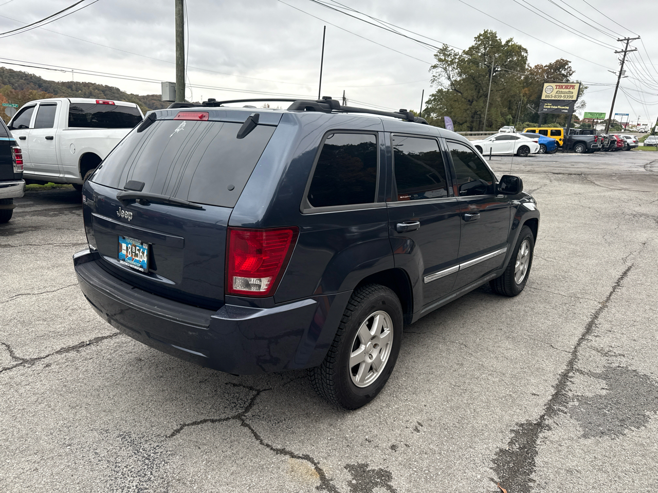 Jeep Grand Cherokee Laredo 2WD 2010 Jeep Grand Cherokee Laredo 2WD 2010