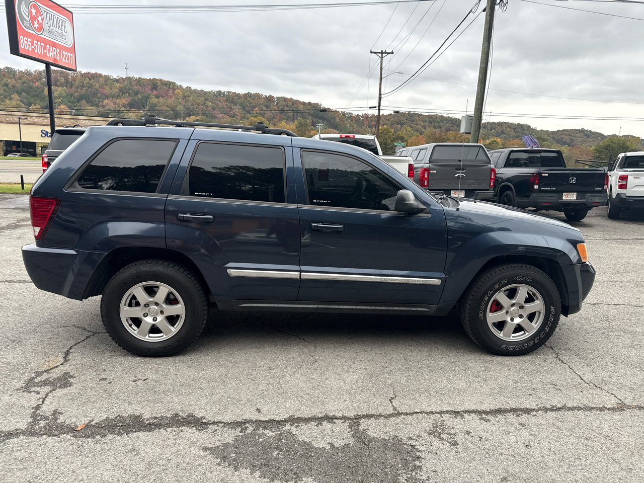 Jeep Grand Cherokee Laredo 2WD 2010 Jeep Grand Cherokee Laredo 2WD 2010