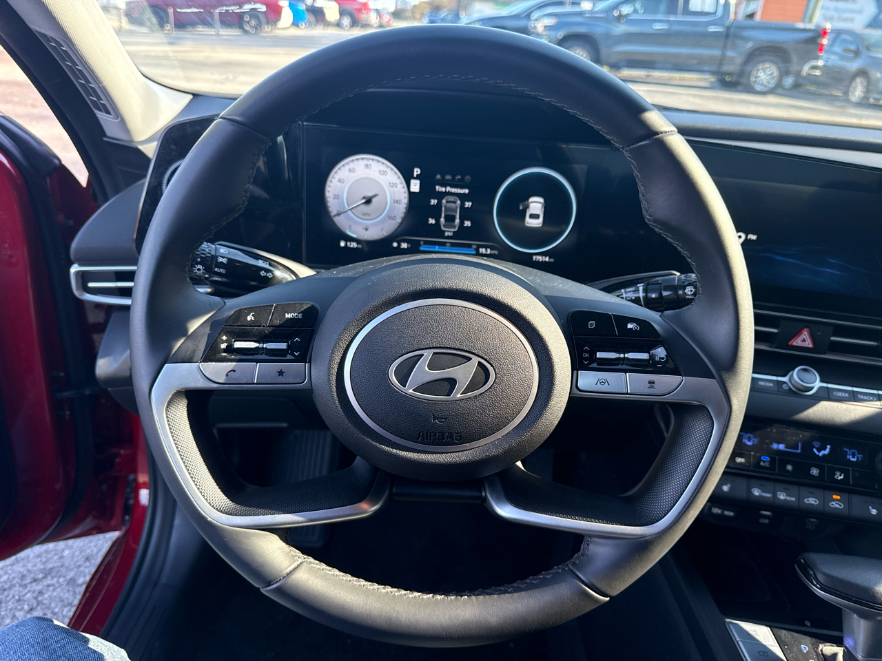 2025 Hyundai Elantra SEL Convenience photo 3