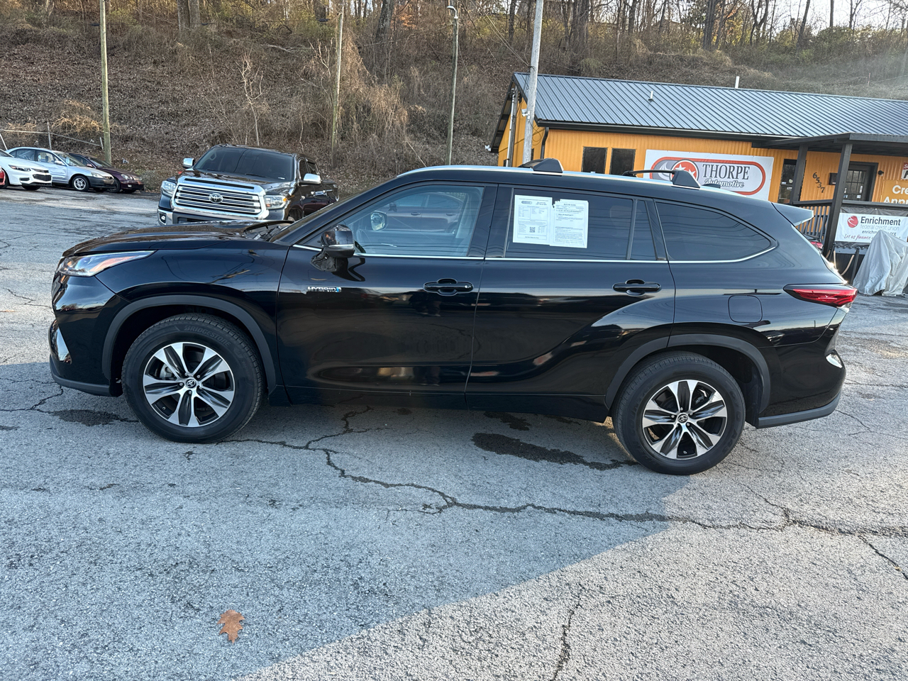 Toyota Highlander Hybrid XLE 2021