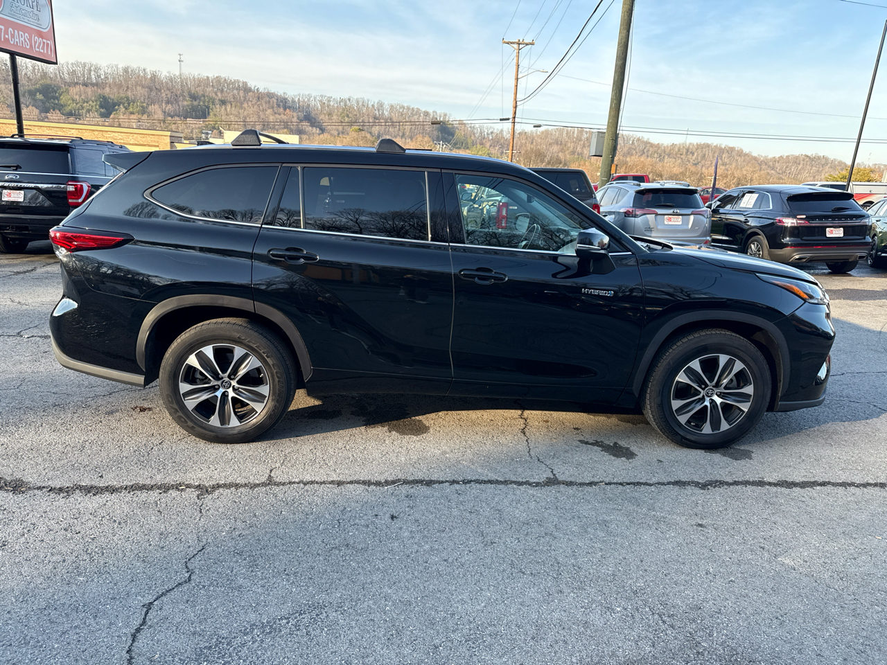 Toyota Highlander Hybrid XLE 2021