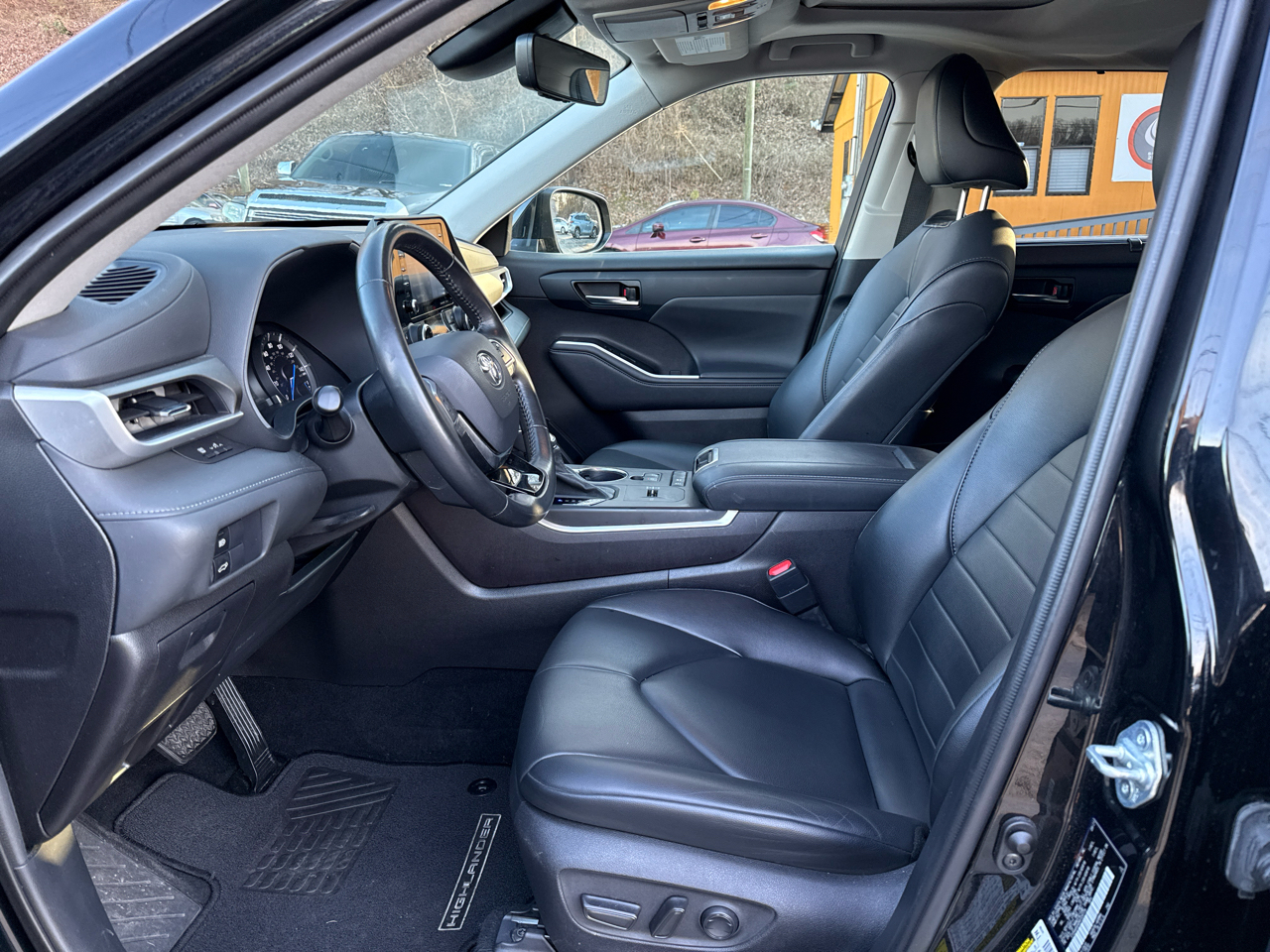 Toyota Highlander Hybrid XLE 2021