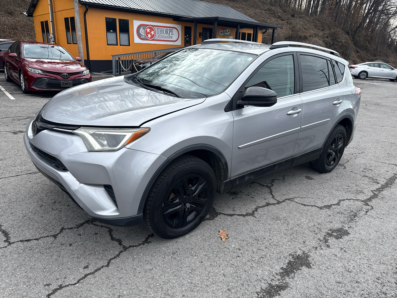 Toyota RAV4 LE FWD 2017