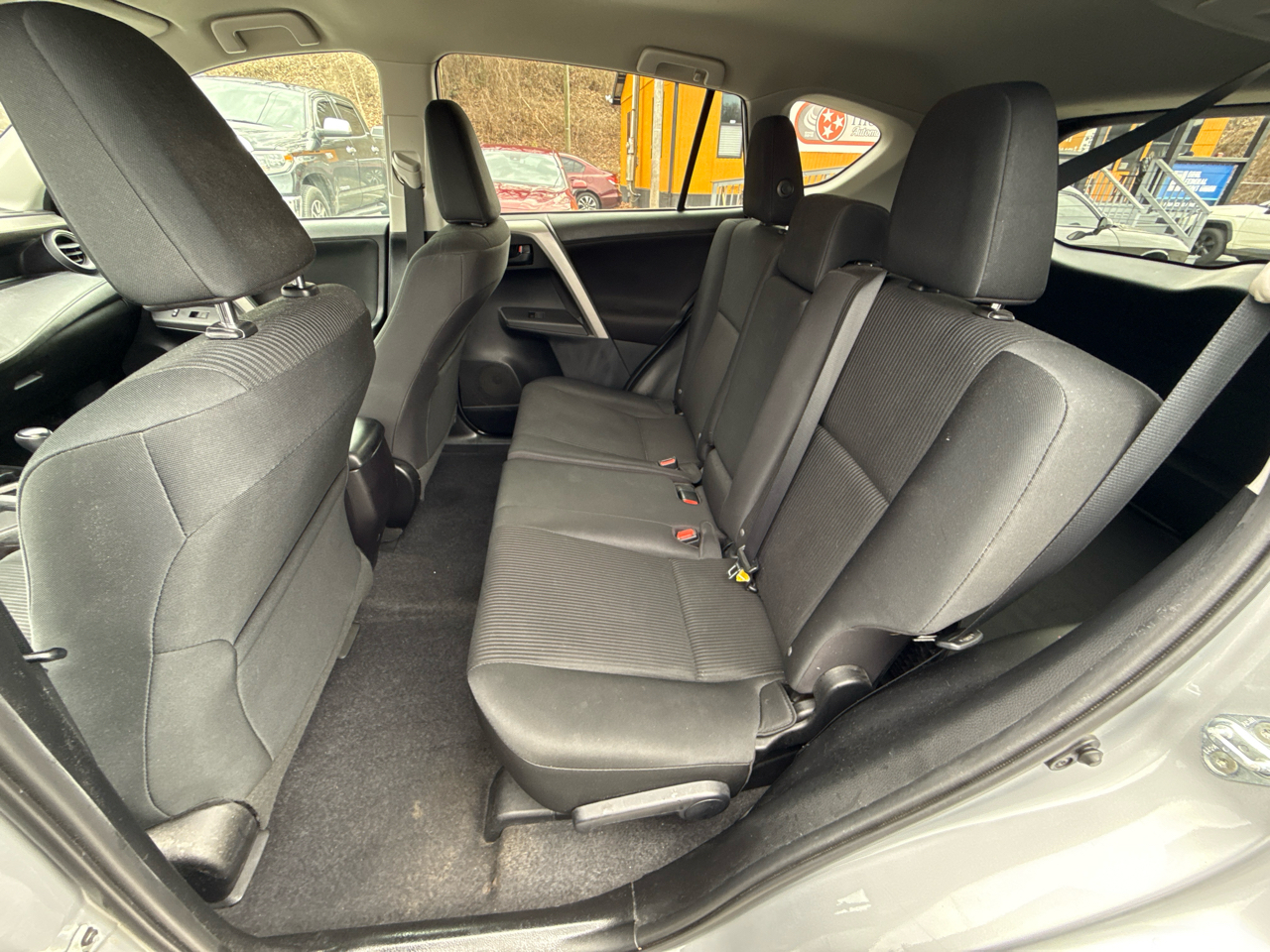 Toyota RAV4 LE FWD 2017