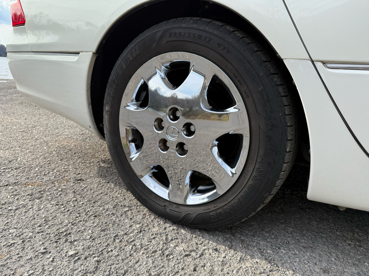 Lexus LS 430 Sedan 2004