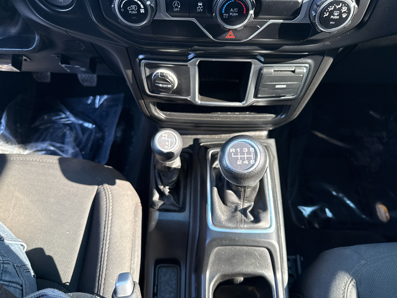 Jeep Wrangler Sport 2021