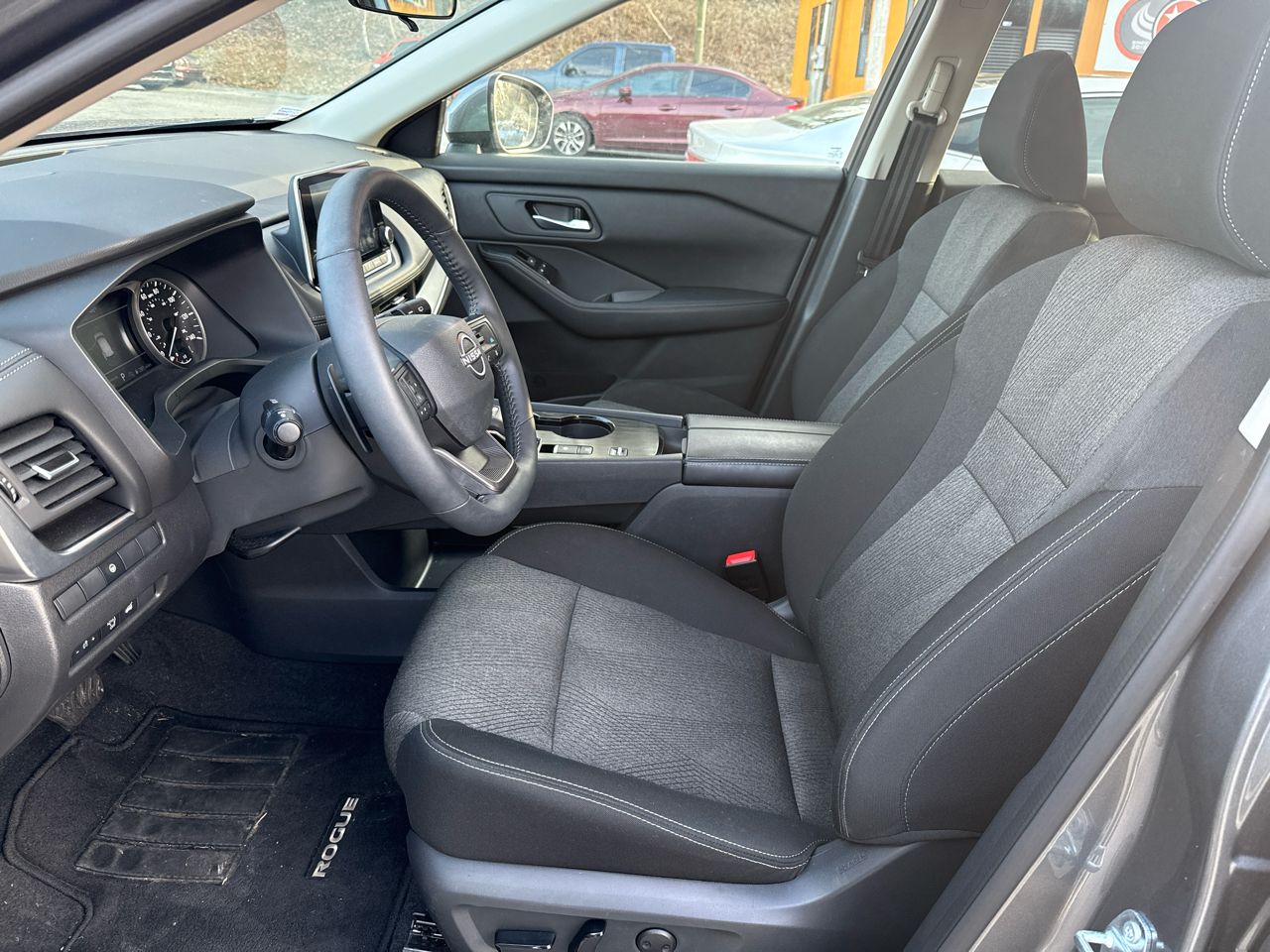 Nissan Rogue SV 2025