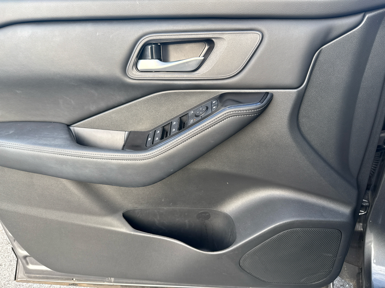 Nissan Rogue SV 2025