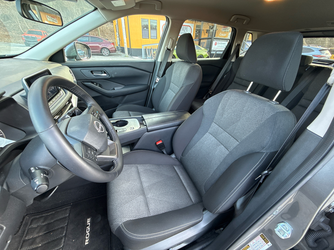 Nissan Rogue SV 2025