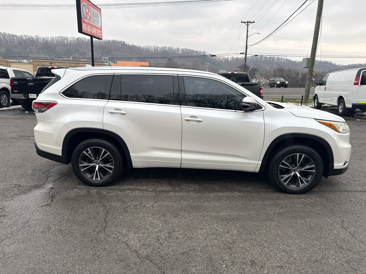 Toyota Highlander XLE FWD V6 2016