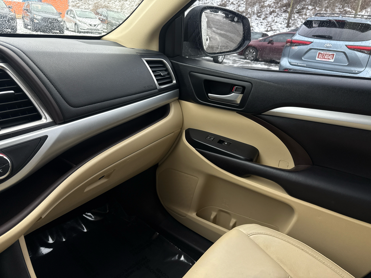 Toyota Highlander XLE FWD V6 2016