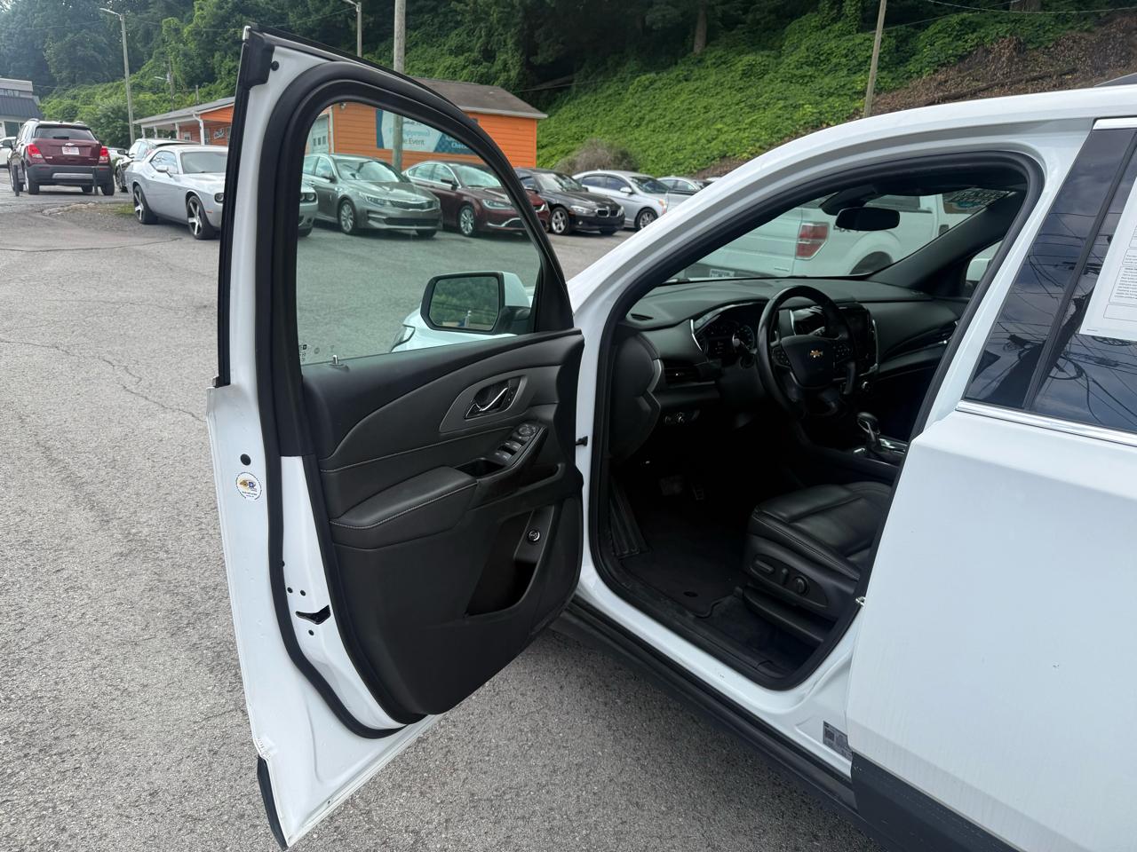 Chevrolet Traverse LT Leather FWD 2023