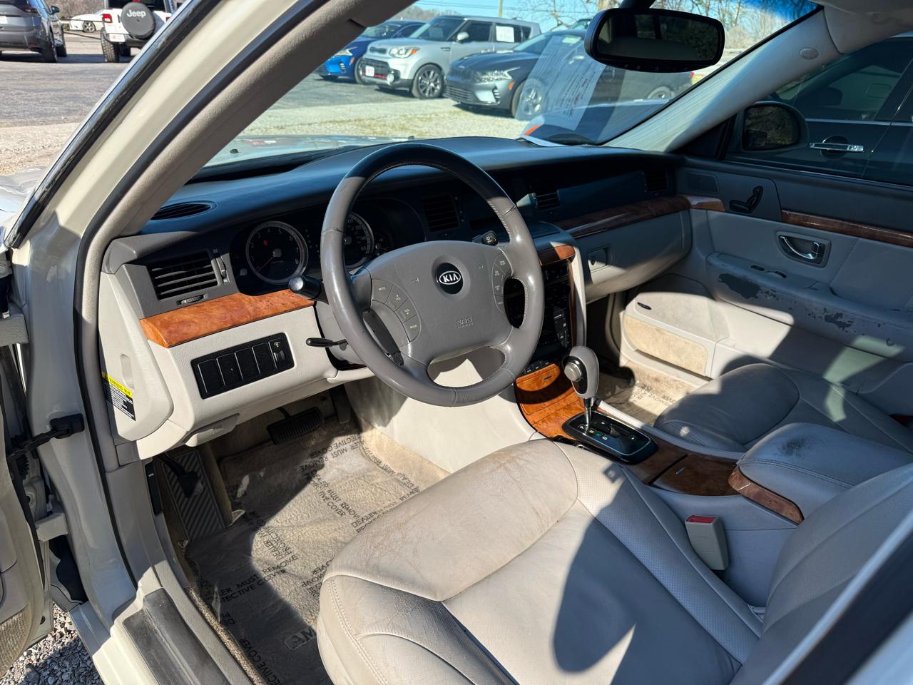 2004 Kia Amanti Base