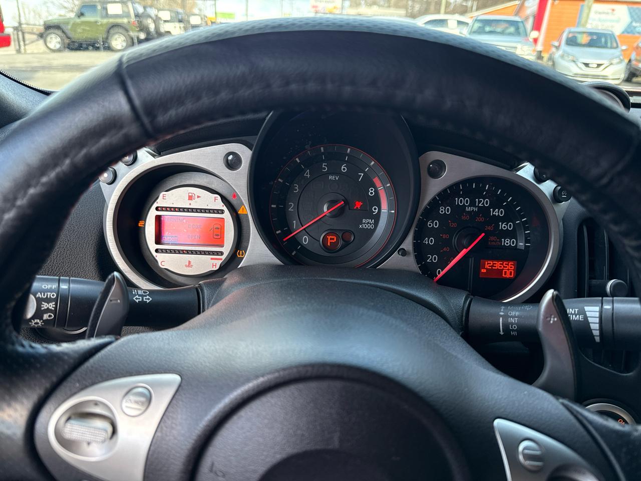 Nissan Z 370Z NISMO Coupe 2011