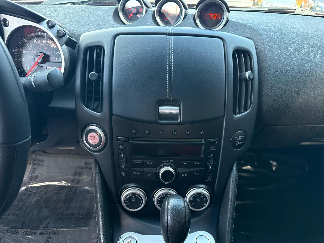 Nissan Z 370Z NISMO Coupe 2011