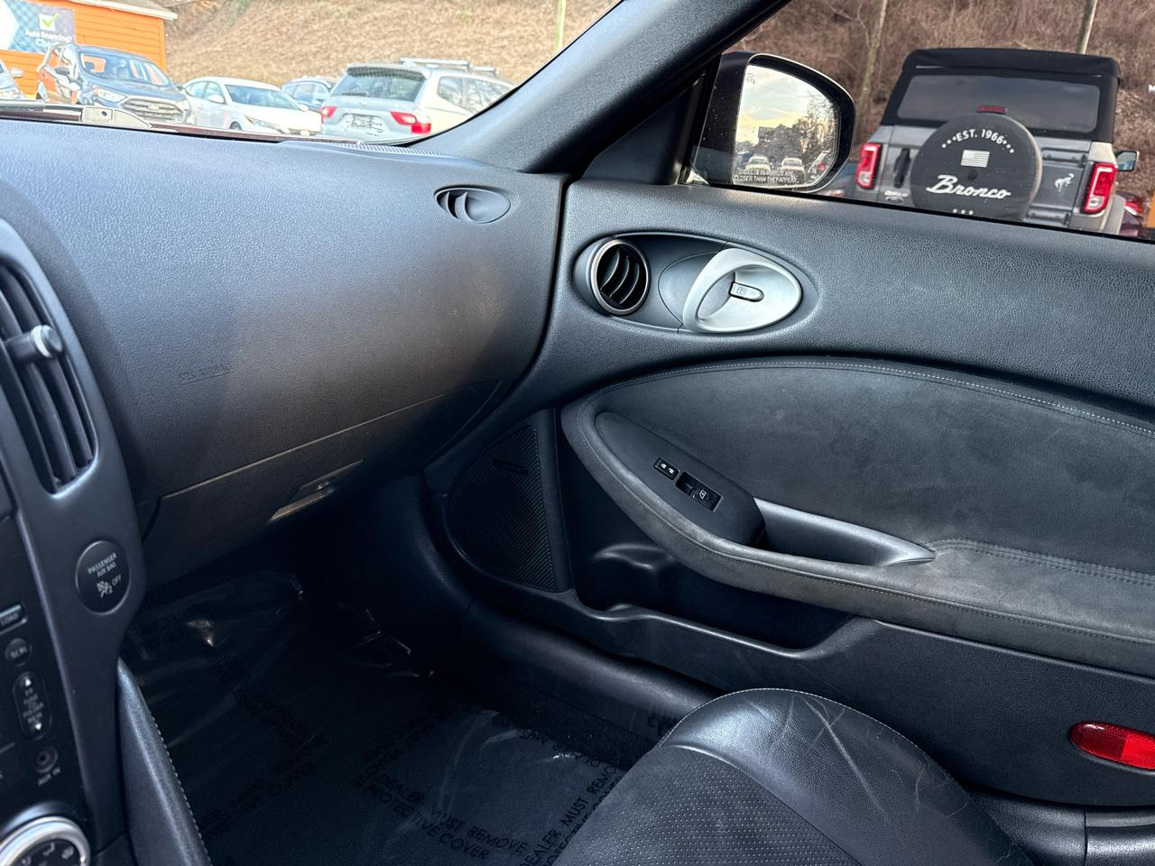 Nissan Z 370Z NISMO Coupe 2011