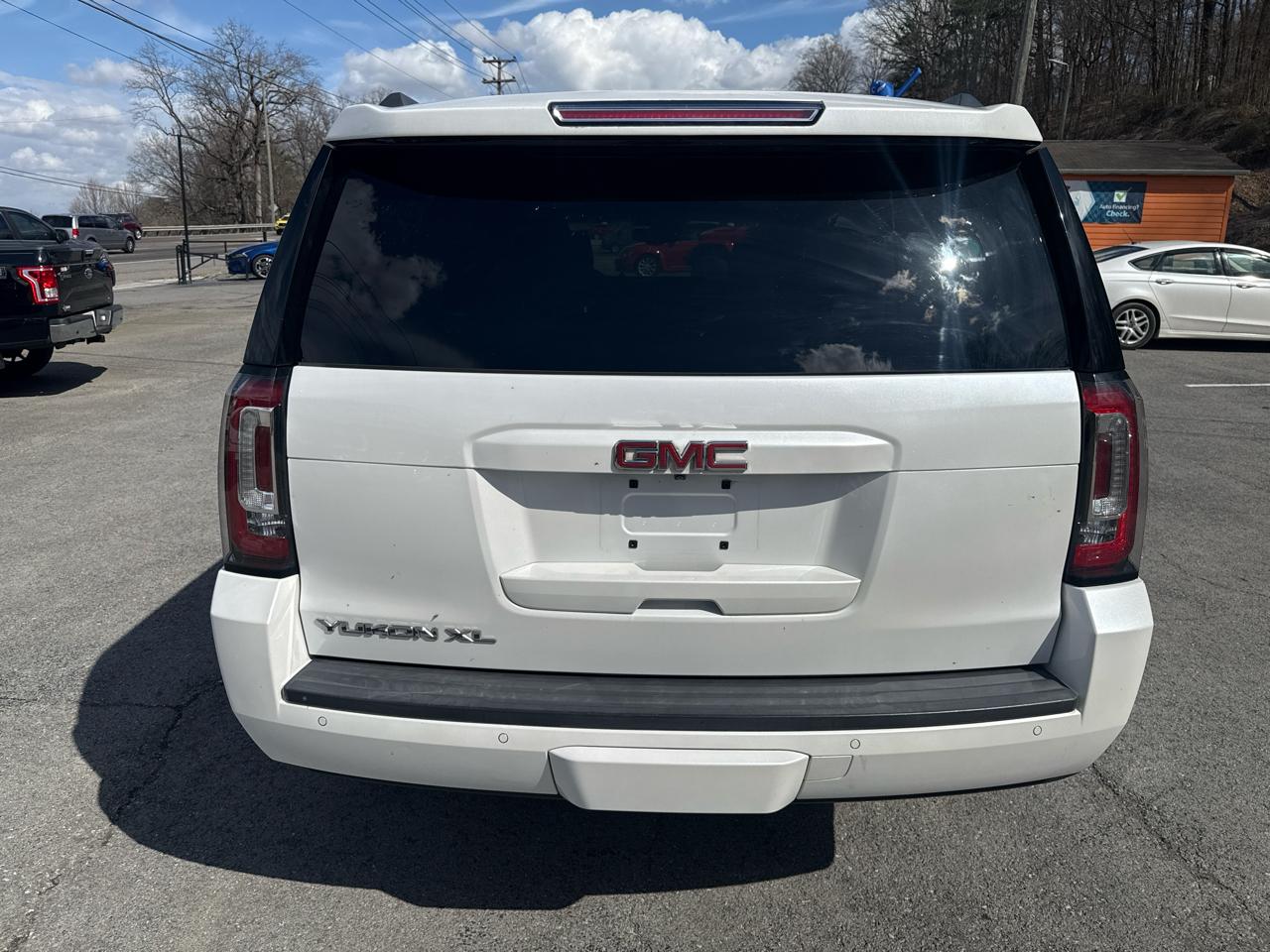 GMC Yukon XL SLT 2WD 2016