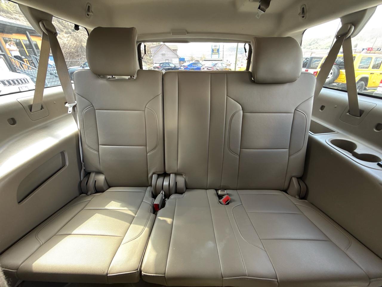 GMC Yukon XL SLT 2WD 2016