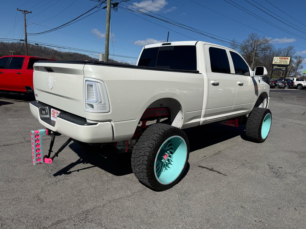 RAM 1500 Classic Tradesman Crew Cab SWB 4WD 2024