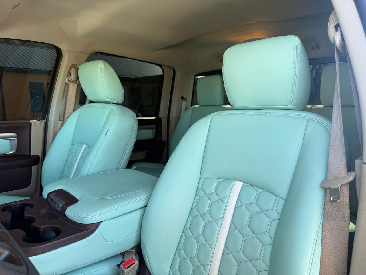 RAM 1500 Classic Tradesman Crew Cab SWB 4WD 2024