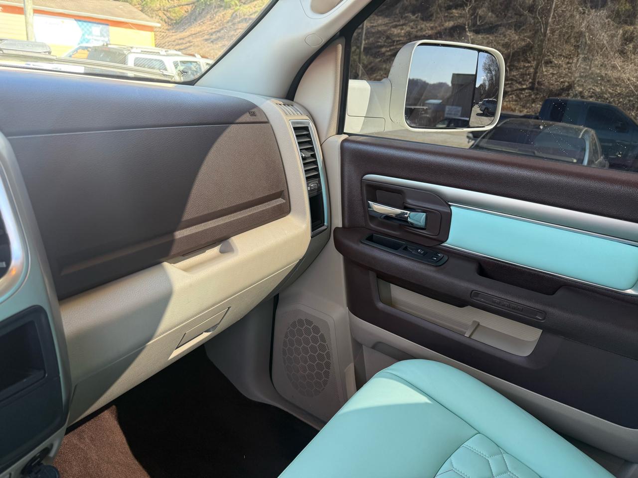 RAM 1500 Classic Tradesman Crew Cab SWB 4WD 2024