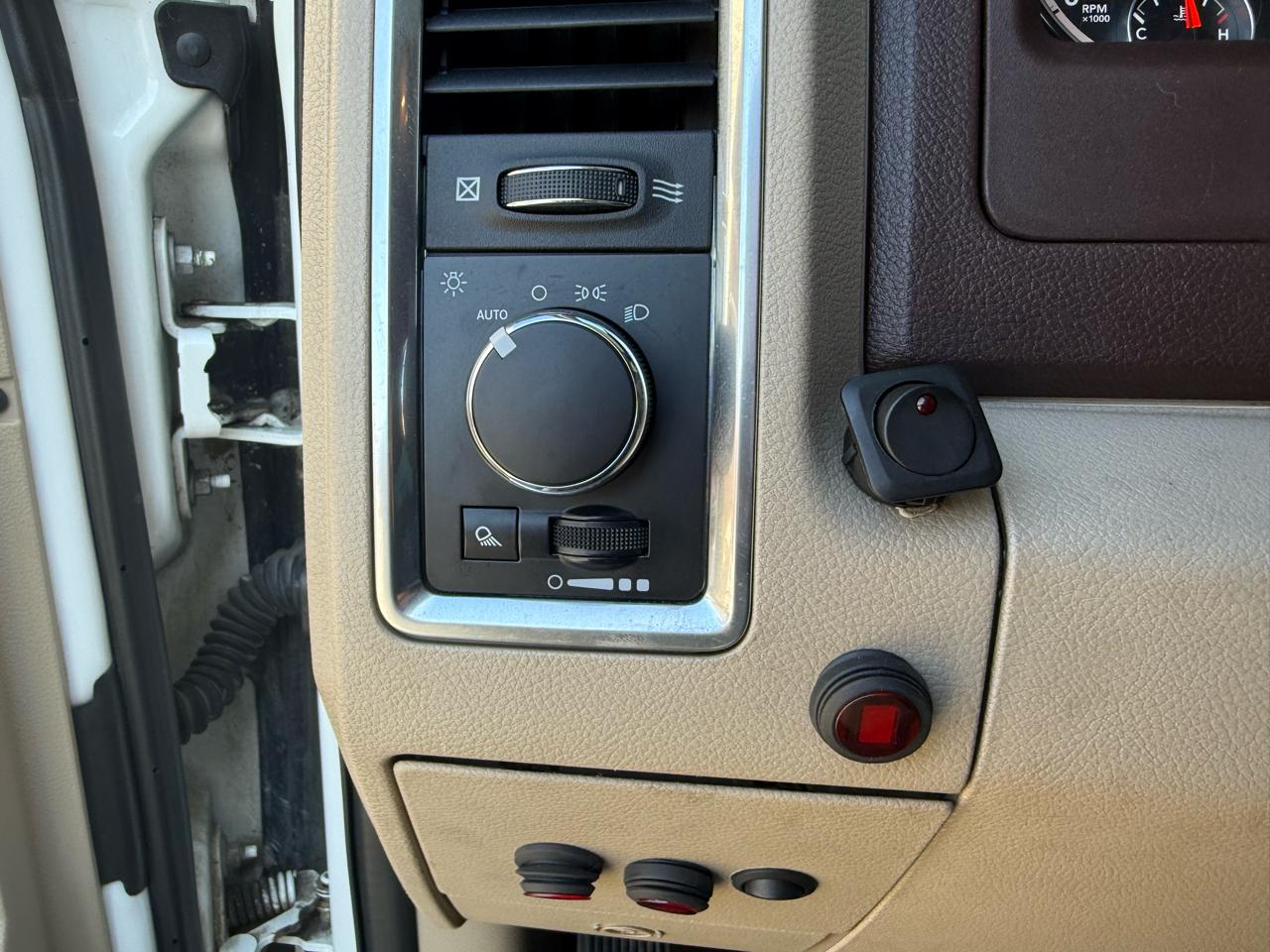 RAM 1500 Classic Tradesman Crew Cab SWB 4WD 2024