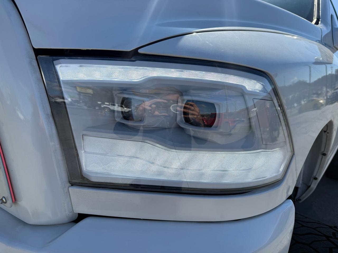 RAM 1500 Classic Tradesman Crew Cab SWB 4WD 2024