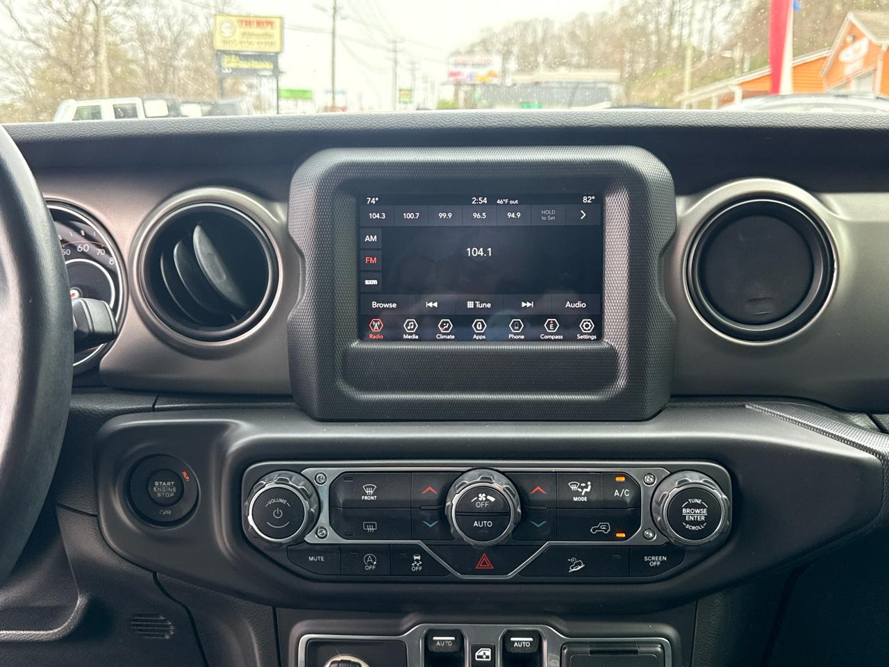 Jeep Wrangler Unlimited Sport 2018