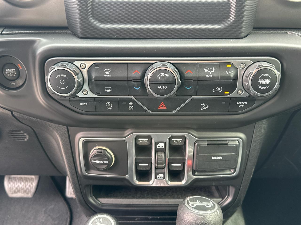 Jeep Wrangler Unlimited Sport 2018