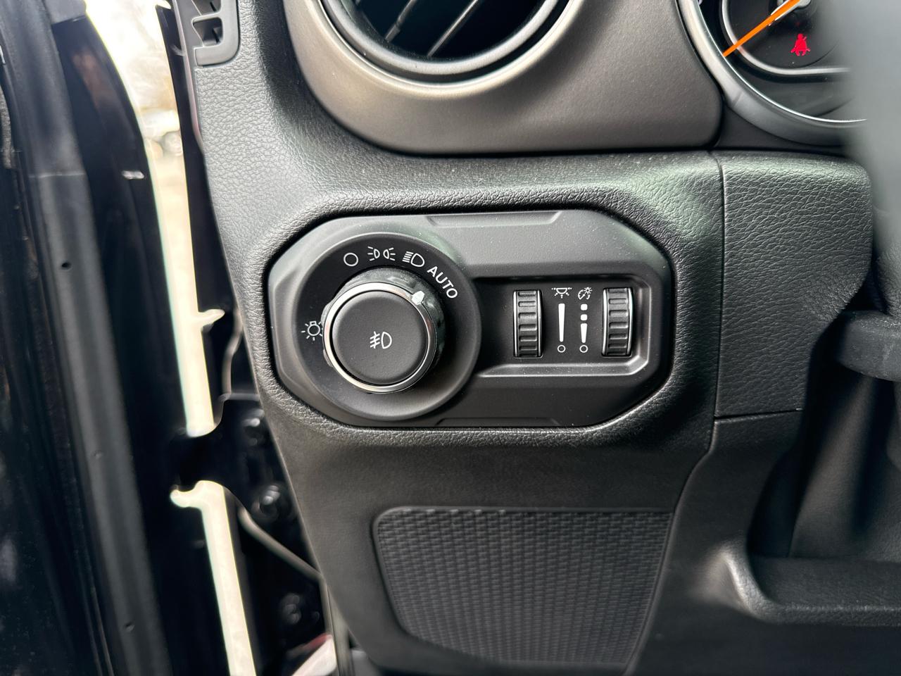 Jeep Wrangler Unlimited Sport 2018