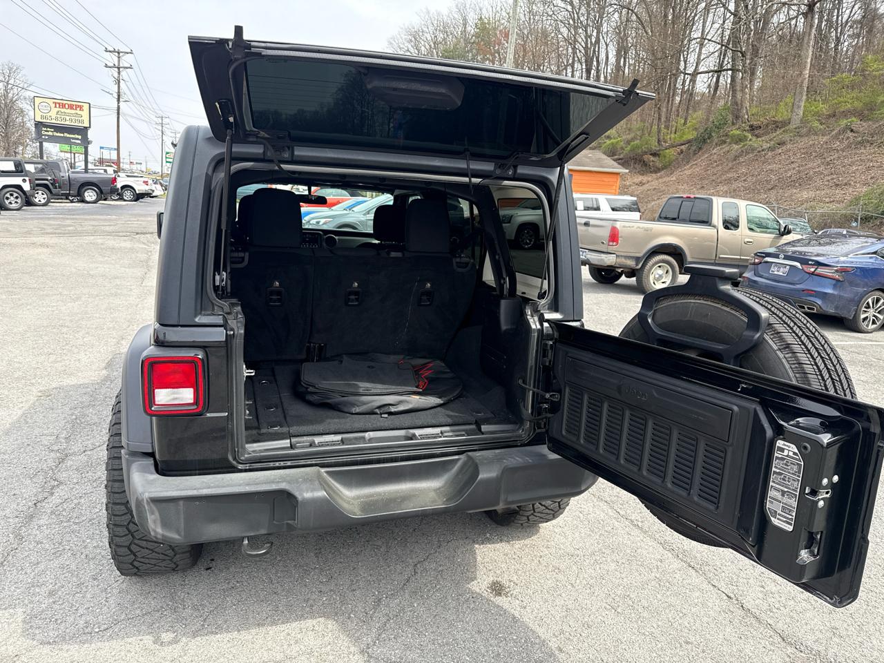 Jeep Wrangler Unlimited Sport 2018