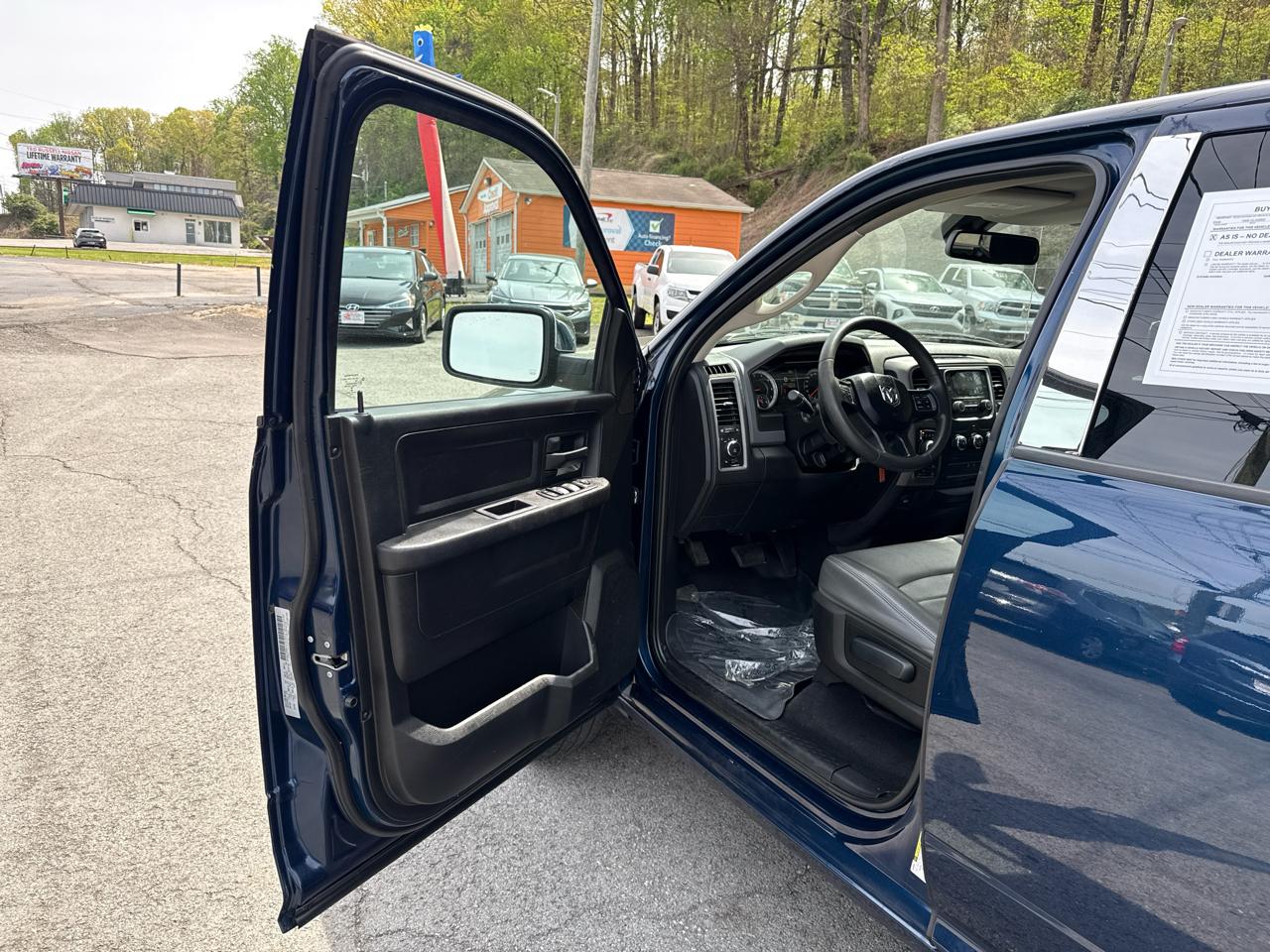 RAM 1500 Classic Tradesman Quad Cab 4WD 2019