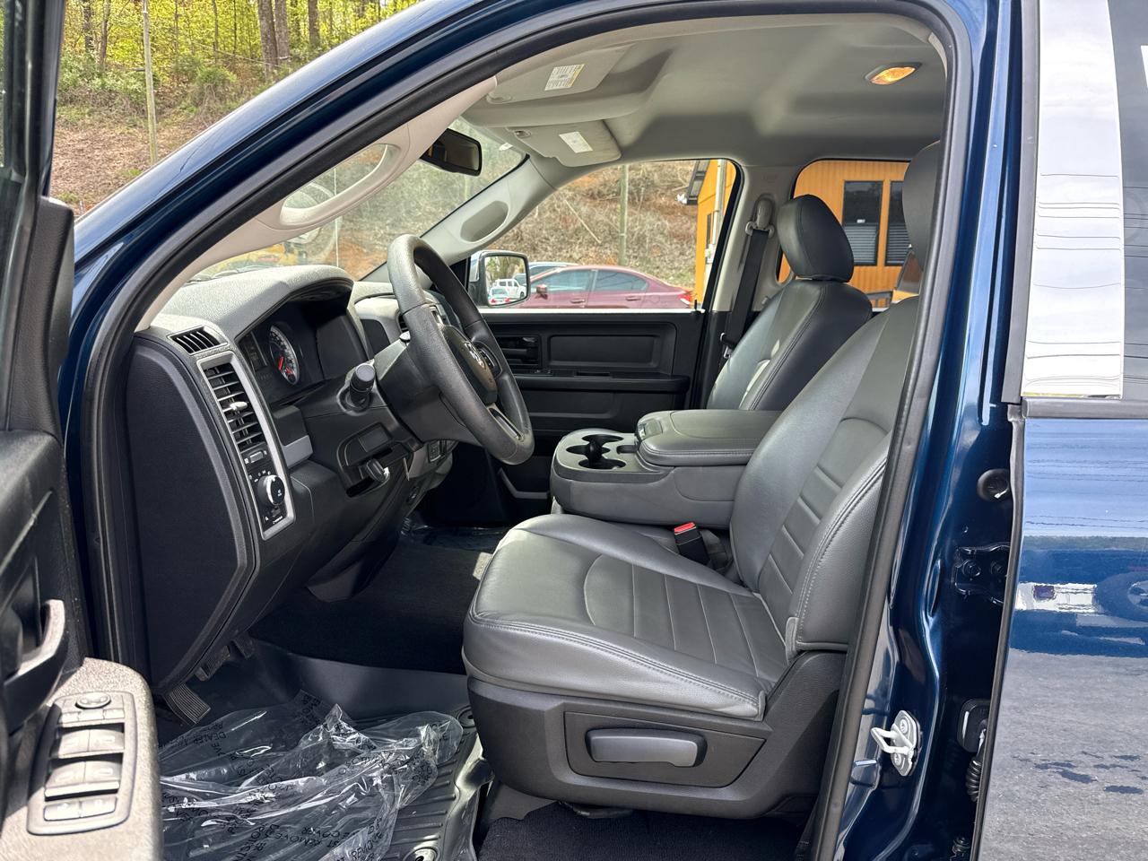 RAM 1500 Classic Tradesman Quad Cab 4WD 2019