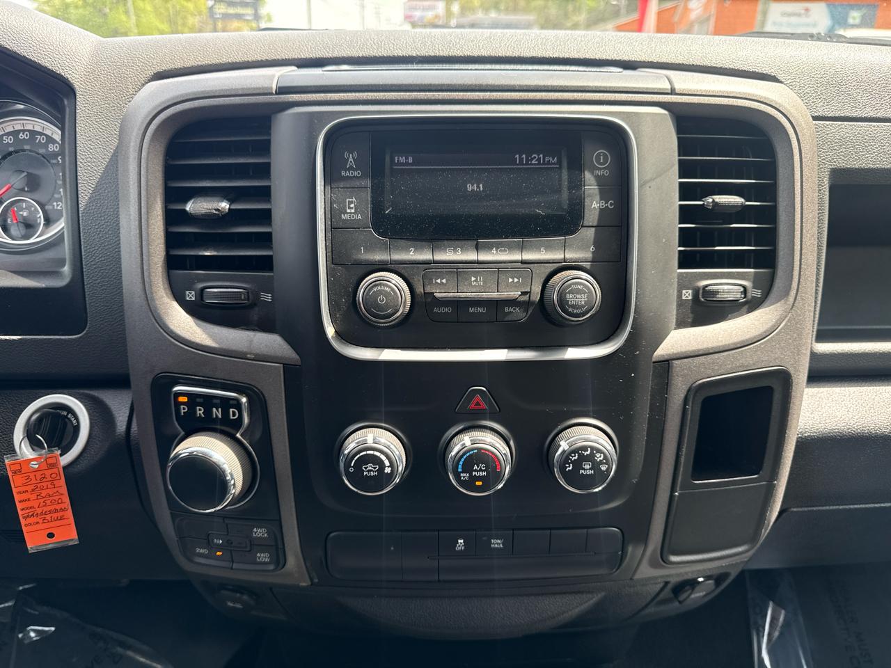 RAM 1500 Classic Tradesman Quad Cab 4WD 2019