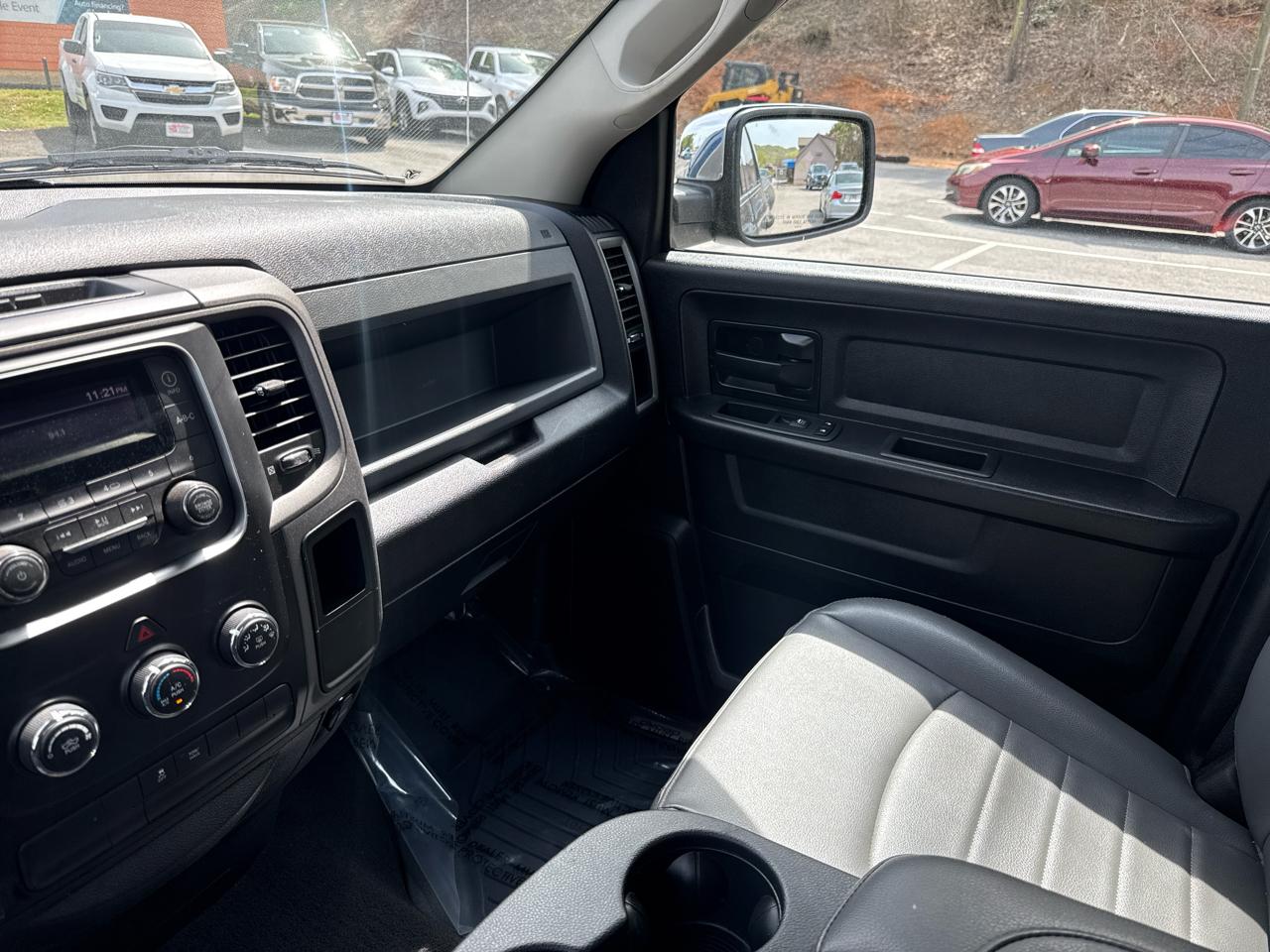 RAM 1500 Classic Tradesman Quad Cab 4WD 2019