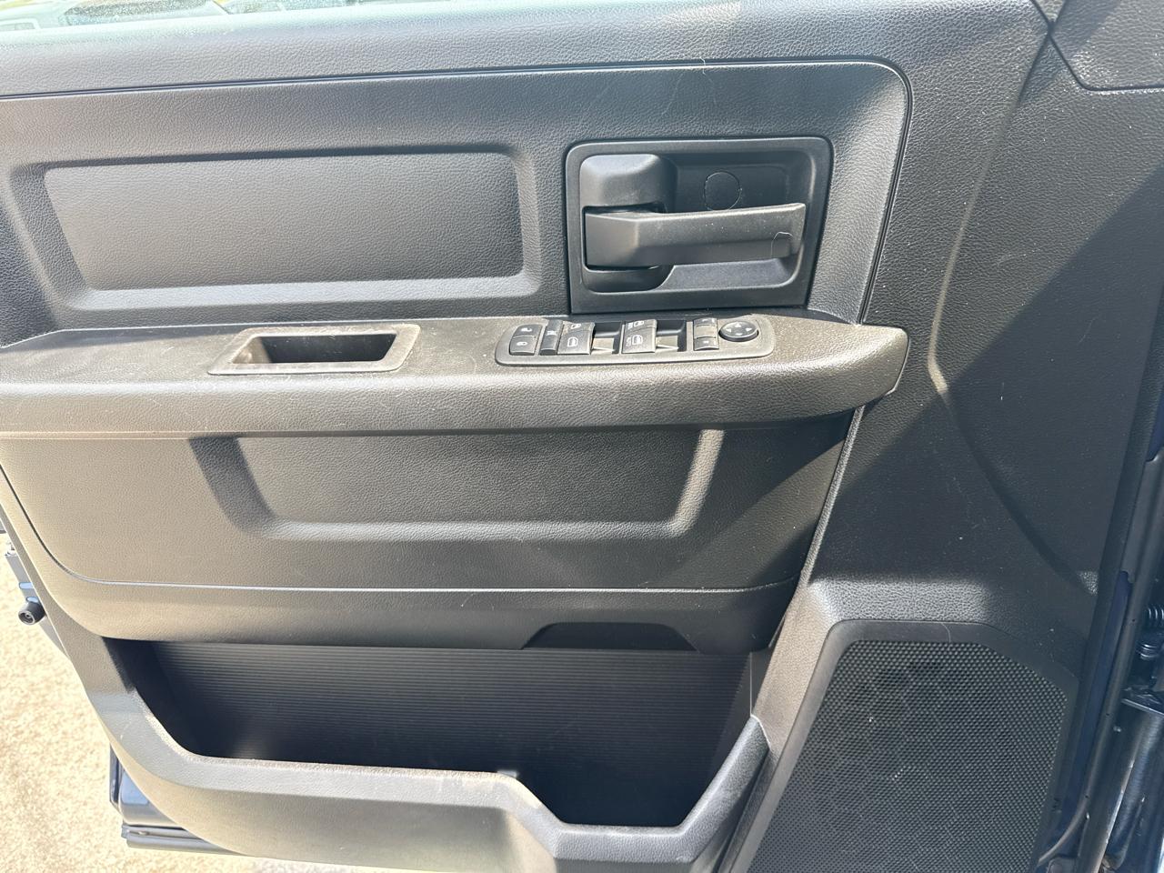 RAM 1500 Classic Tradesman Quad Cab 4WD 2019