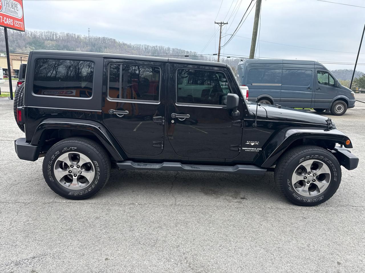 Jeep Wrangler Unlimited Sahara 4WD 2017