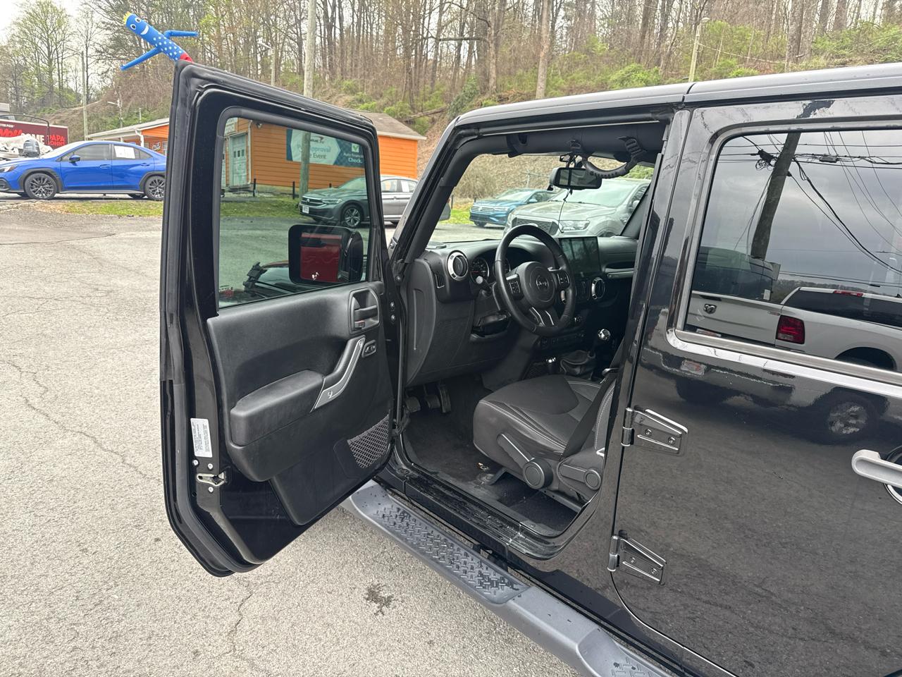 Jeep Wrangler Unlimited Sahara 4WD 2017