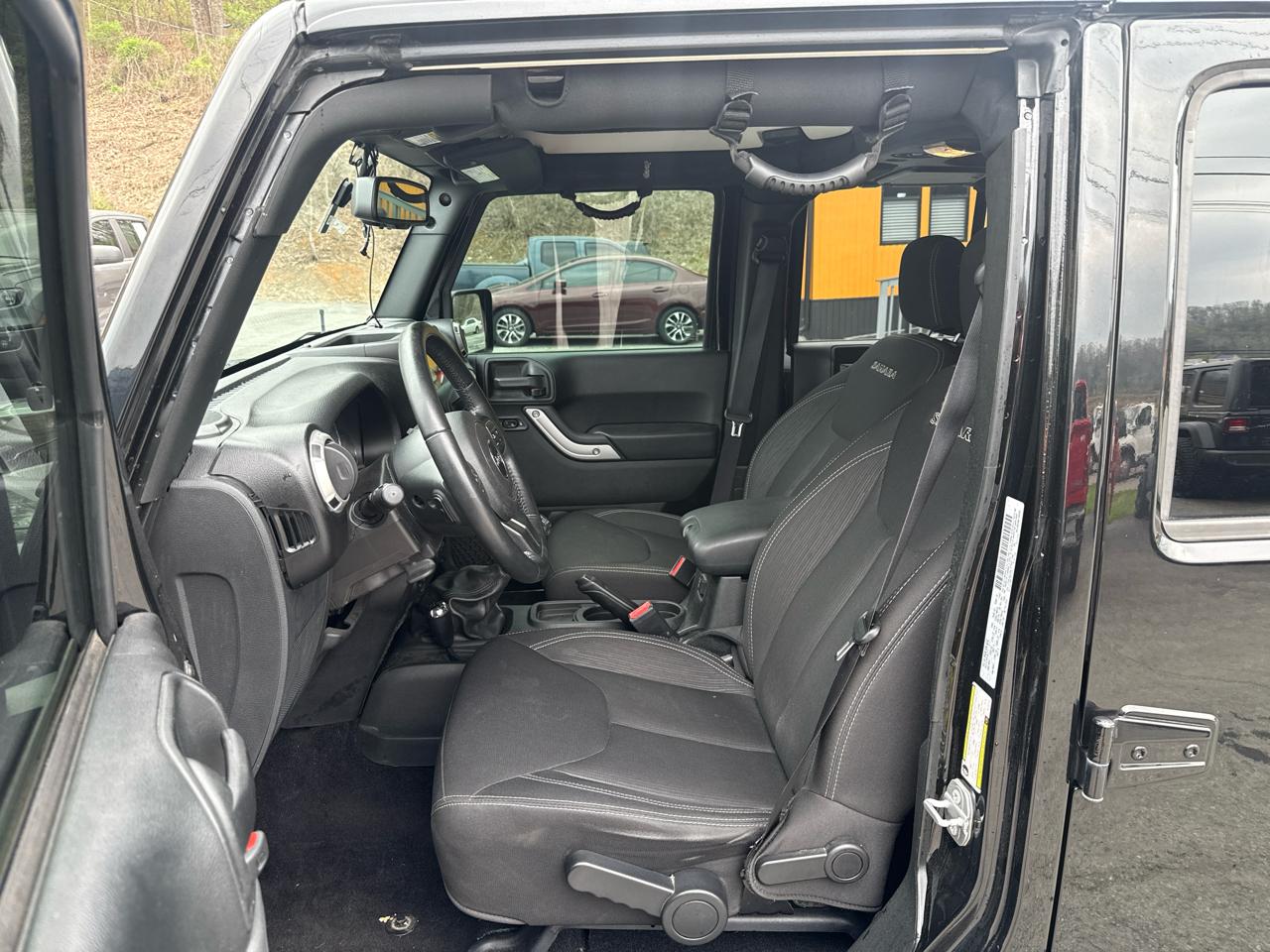 Jeep Wrangler Unlimited Sahara 4WD 2017