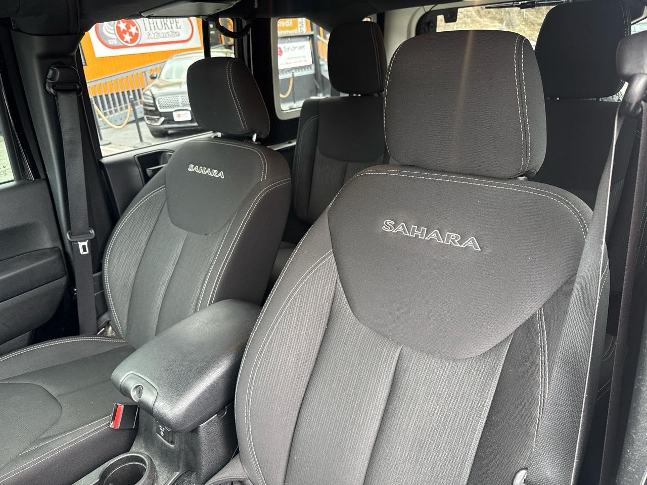 Jeep Wrangler Unlimited Sahara 4WD 2017