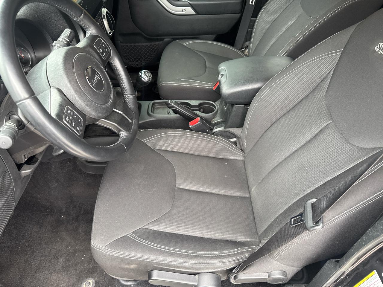 Jeep Wrangler Unlimited Sahara 4WD 2017