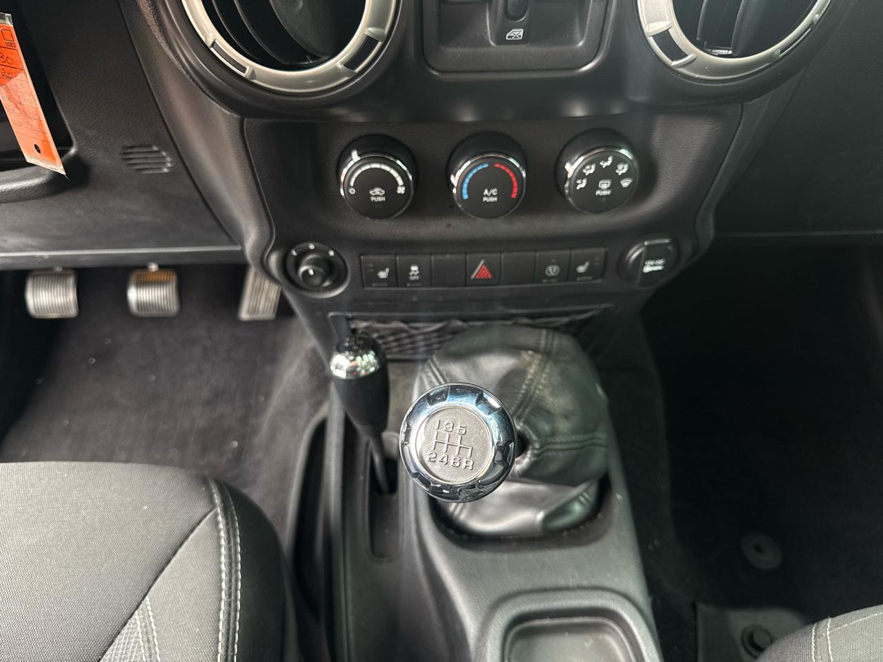 Jeep Wrangler Unlimited Sahara 4WD 2017