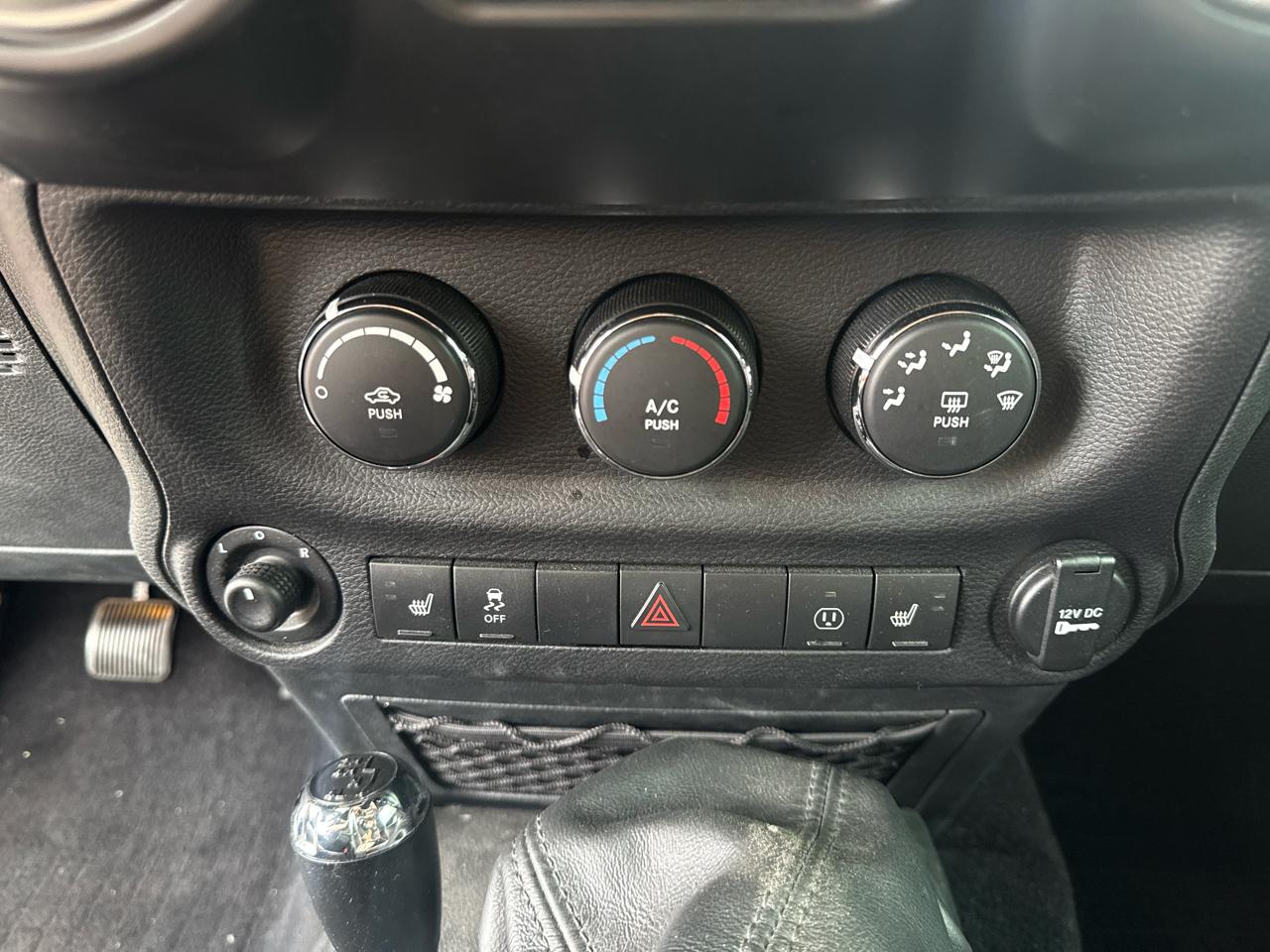 Jeep Wrangler Unlimited Sahara 4WD 2017