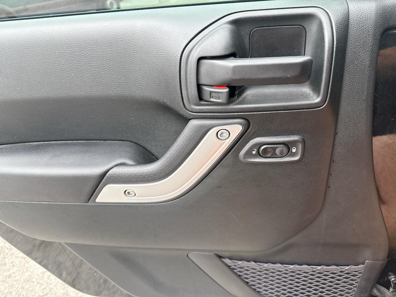 Jeep Wrangler Unlimited Sahara 4WD 2017