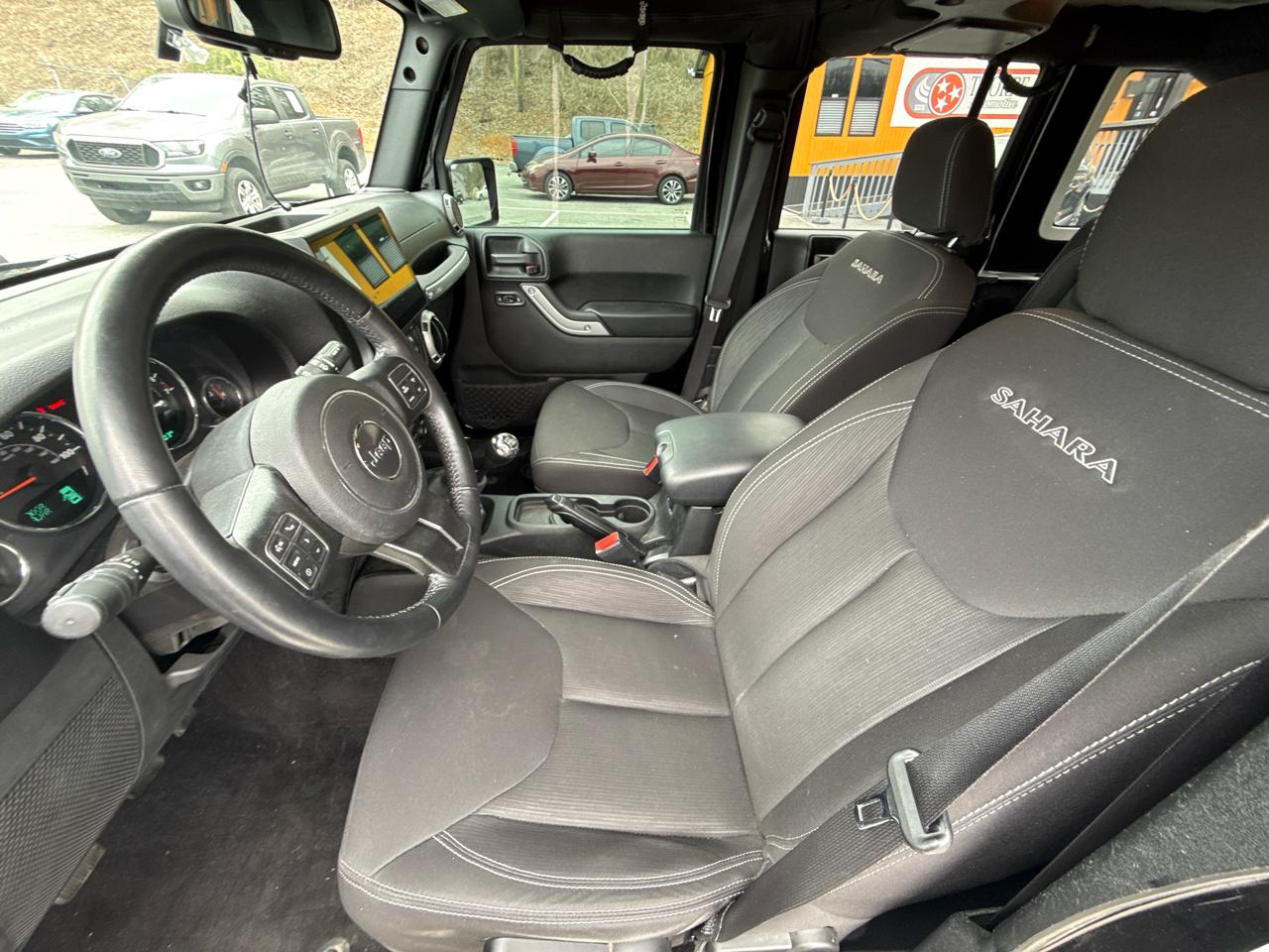 Jeep Wrangler Unlimited Sahara 4WD 2017